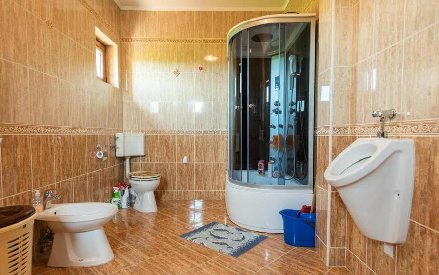 Casa deosebita in zona centrala Sanpetru teren generos! - 8