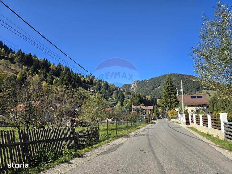 Casa / Vila Moeciu de Sus, zona pitoreasca, 5 camere, pret deosebit - 7