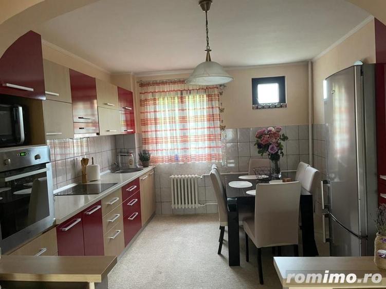 Zona Universitate un apartament cu 3 camere de inchiriat - 4