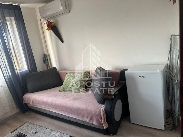 Garsoniera in zona UMT, etaj intermediar, ideal pentru investitie Garsoniera in zona UMT, etaj intermediar, ideal pentru investitie