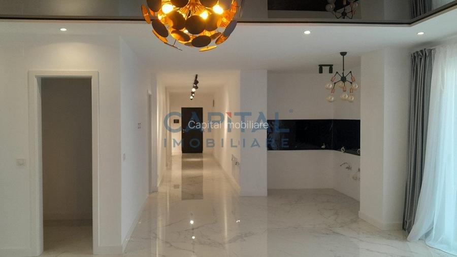 Apartament cu 5 camere decomandat, mobilat în Nufărul