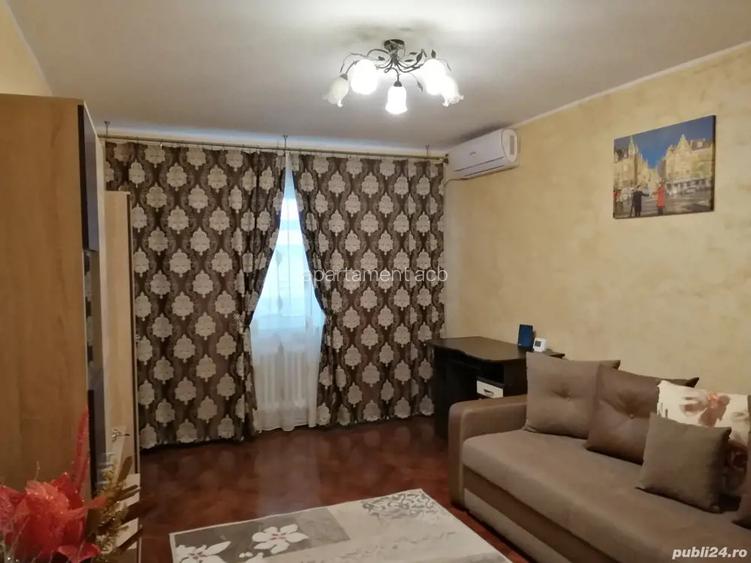 Inchiriez apartament 3 camere decomandat Alexandru cel bun Inchiriez apartament 3 camere decomandat Alexandru cel bun