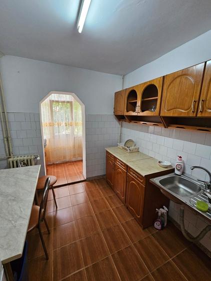 Inchiriez apartament 2 camere cartier Rovine - 1