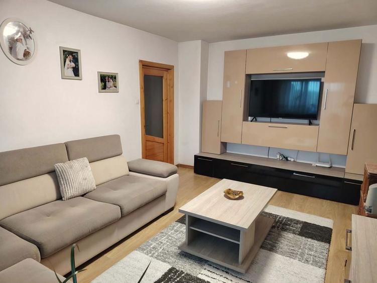 Vand apartament 3 camere in Simian - 2