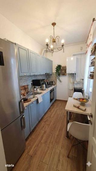 Ap de inchiriat 3 camere, curte si centrala proprie zona 13 Septembrie - 5