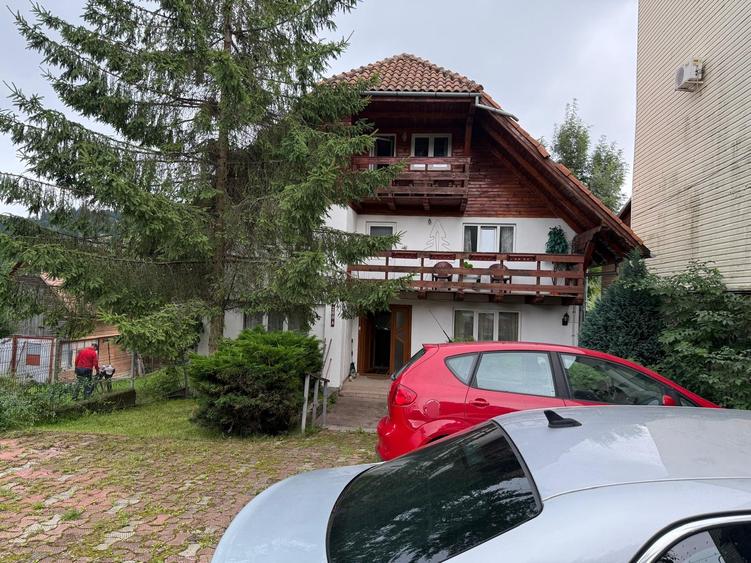 VANZARE CASA TIP PENSIUNE - 10