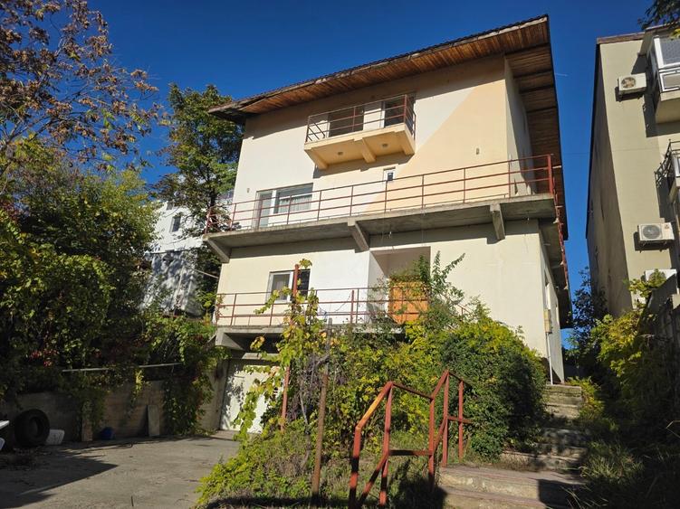 Dristor, Camil Ressu, 15 minute metrou, pe strada Ilioara - 1