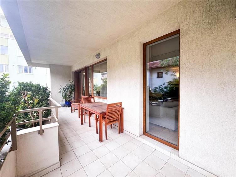 Apartament cu 4 camere de inchiriat Herastrau - 36