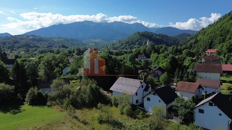 Casă individuală cu 7 camere cu Canalizare în Bran
