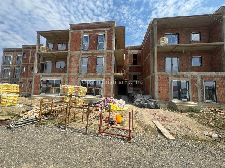Apartament cu 2 camere semidecomandat în Moșnița Nouă Apartament cu 2 camere semidecomandat în Moșnița Nouă
