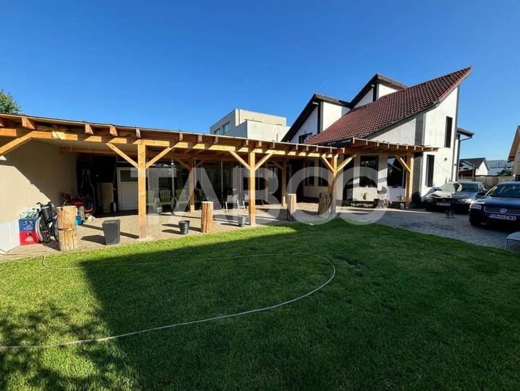 Casa individuala 4 camere cu teren generos si terasa inchisa Selimbar - 1