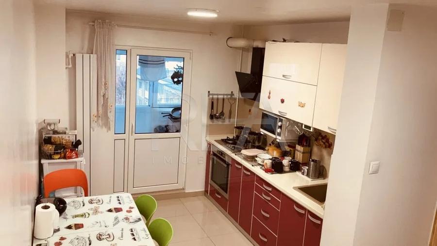 3 Camere Decomandat Et. 6/8 Zona Crangasi - 3