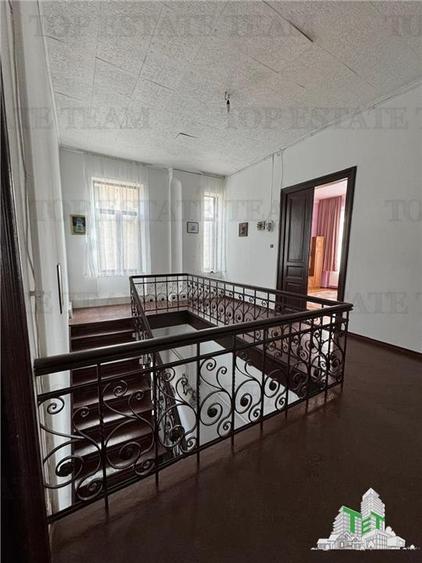 Apartament cu 4 camere  de vanzare, Ultracentral,  Kogalniceanu, curte si pod - 3