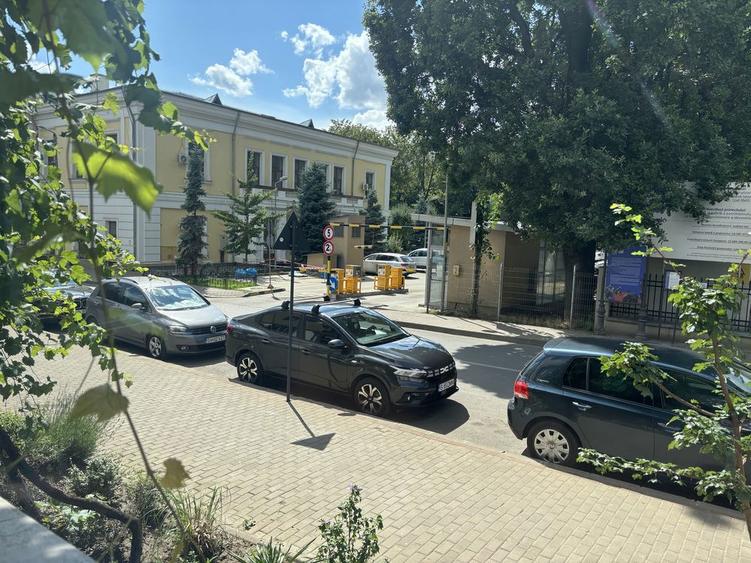 Apartament CENTRAL de inchiriat la 2 min de UMF- Str Vasile Alecsandri - 4