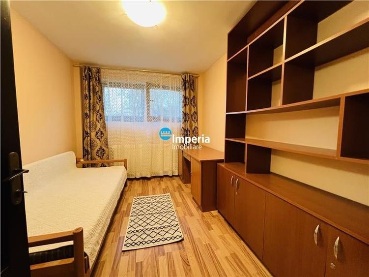 Inchiriez apartament 3 camere, decomandat,  Podul de Fier - 5