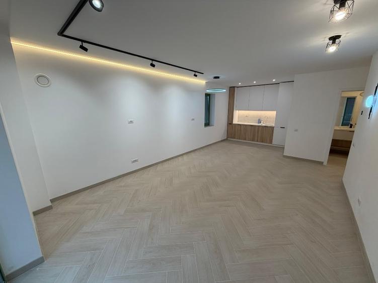 Spațiu comercial/birou 50mp, Parter, Bloc nou, Curte + Parcare - 1