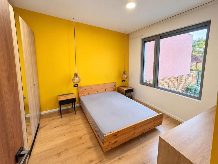 Casă individuală cu 5 camere cu Canalizare în Central