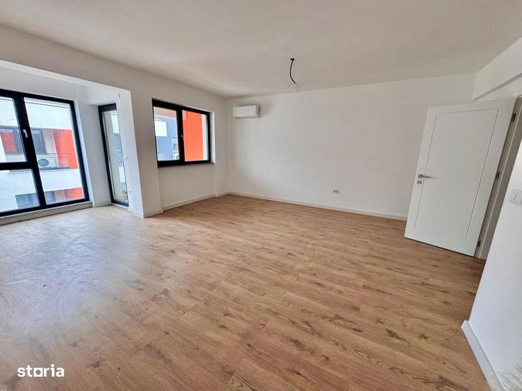 STUDIO PIPERA / ROND OMV / PARCARE INCLUSA / IVORY / NORD / BLOC NOU - 3