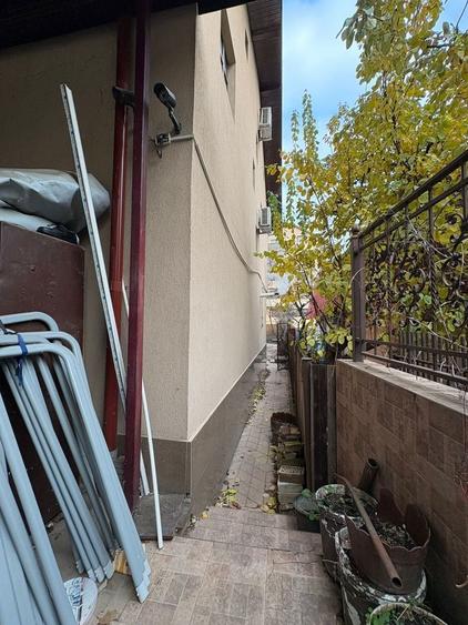 Inchiriez casa 5 camere+ mansarda si curte (200mp) - 7