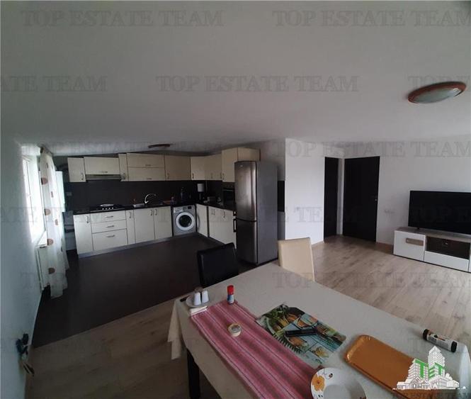 Casa spatioasa cu 8 camere si teren de 801 mp - ideala pentru 2 familii - 8