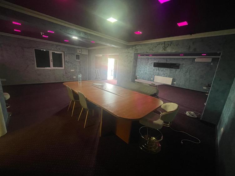 Spatiu comercial 96.60 mp, curte proprie 16.27 mp + parcare - 8