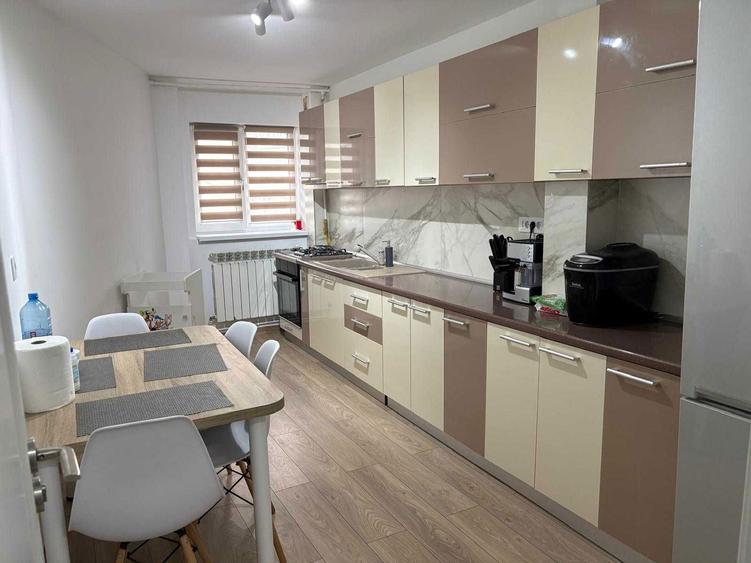 Apartament de vanzare - 3 camere Renovat si Utilat - 86mp utili - Proprietar - 8
