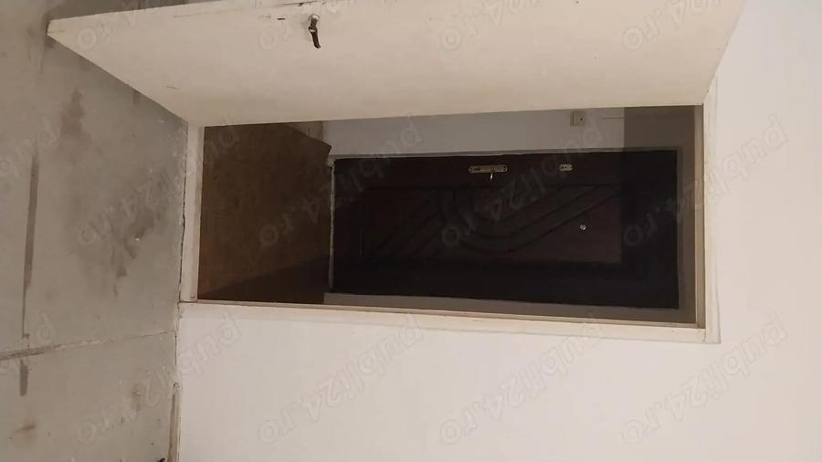 Vand garsoniera. Zona confec?ii. - 2