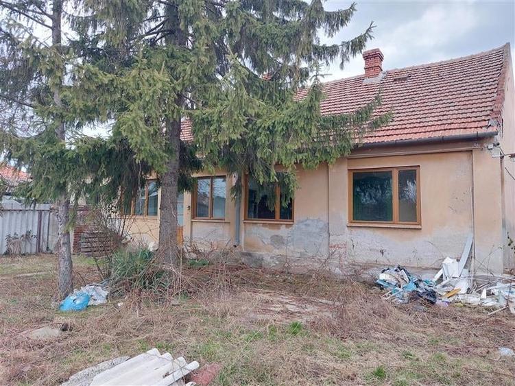 Casa cu 4 camere in zona foarte buna in Gai! - 1