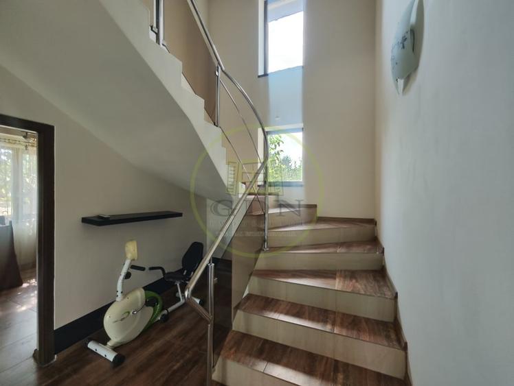 Casă individuală cu 5 camere cu Teren 661 Mp în Ghercești