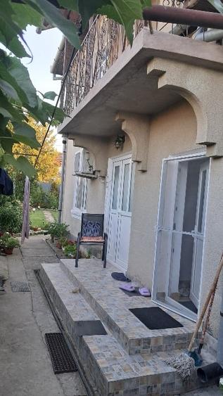Casă individuală cu 4 camere cu Canalizare în Central