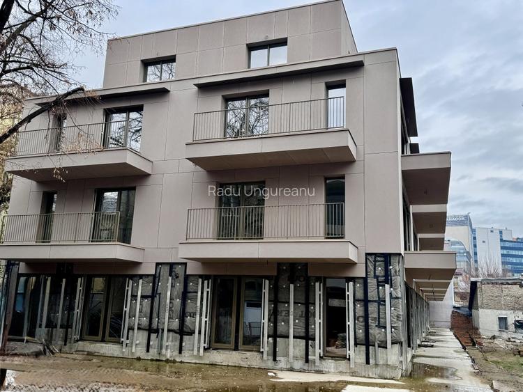Apartament cu 2 camere semidecomandat în Calea Victoriei Apartament cu 2 camere semidecomandat în Calea Victoriei