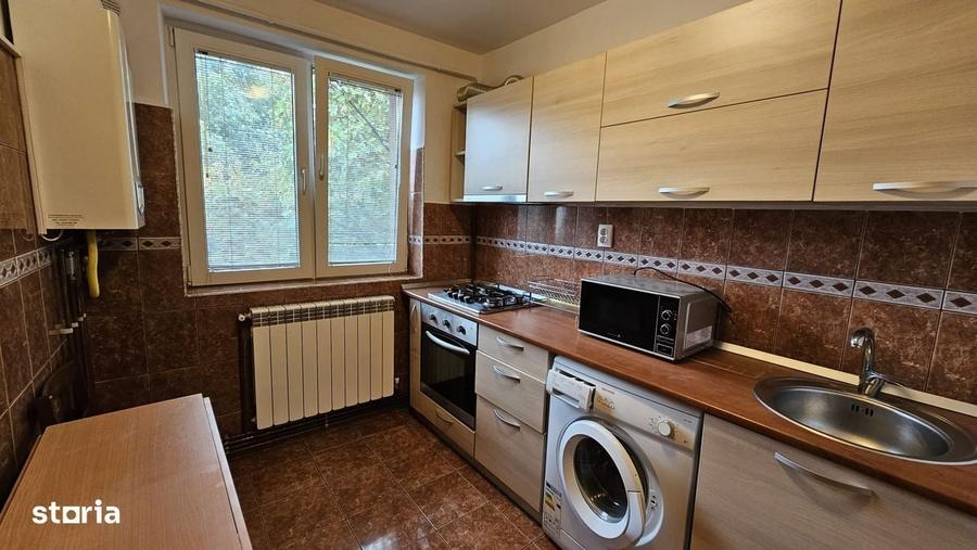 Apartament cu 3 camere decomandat în Central