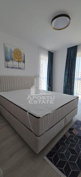 Apartament cu 3 camere semidecomandat, mobilat în Lipovei