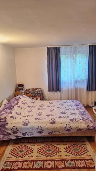 Casă cu 3 camere cu Teren 994 Mp în Central