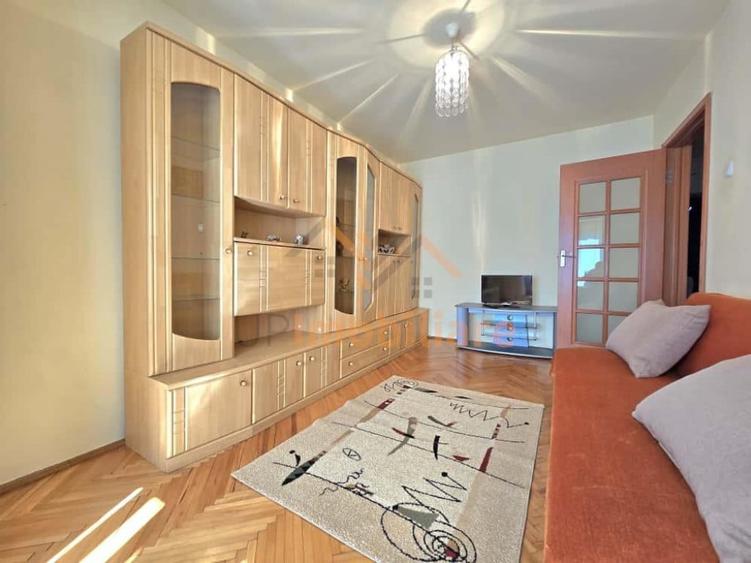 Apartament cu 3 camere decomandat în Decebal