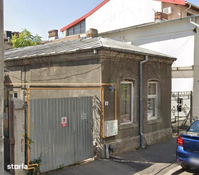 Casă cu 5 camere cu Teren 185 Mp în Grivița