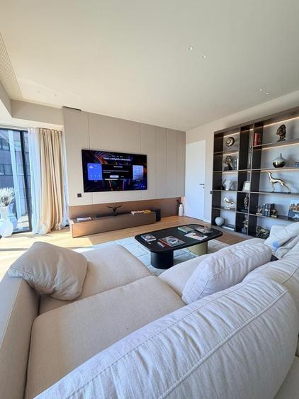 Apartament cu 3 camere semidecomandat în Herăstrău