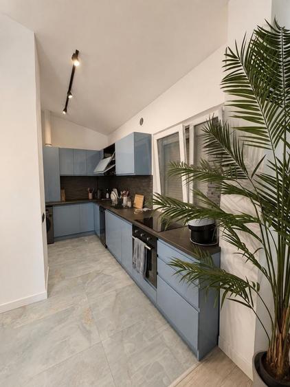 Apartament cu 4 camere, mobilat în Odăi