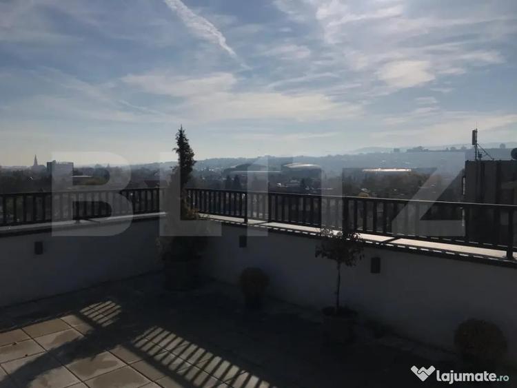 Apartament cu 7 camere decomandat în Grigorescu