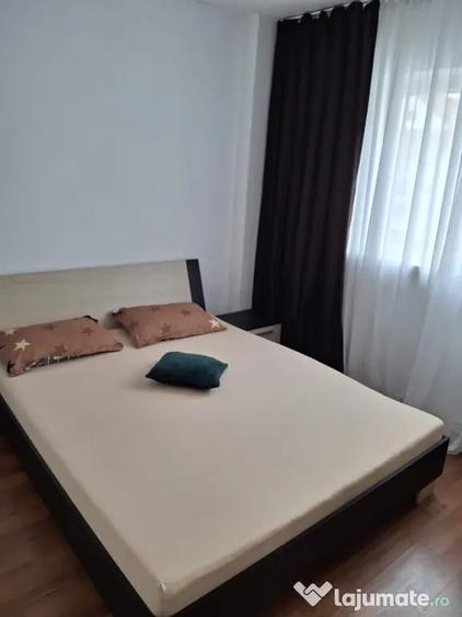 Apartament cu 2 camere decomandat în Valea Aurie