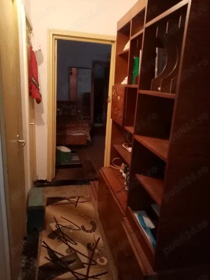 Apartament cu 2 camere semidecomandat în Podu Roș