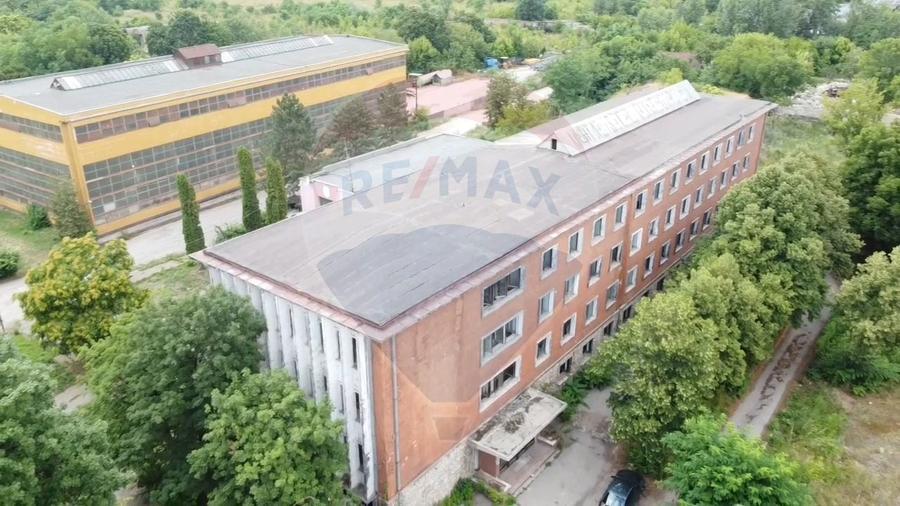 Proprietate specială, de 8,300 mp, în Central