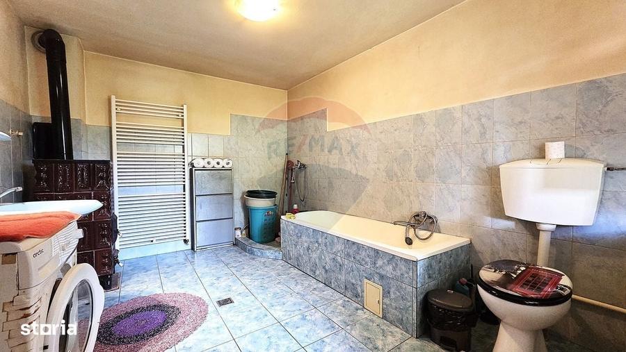 Casă cu 3 camere în Dumbrăvioara