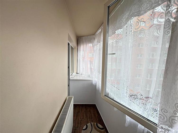 Apartament cu 3 camere decomandat, mobilat în Astra