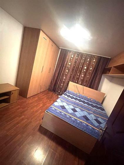 Apartament cu 3 camere decomandat în Telegrafului