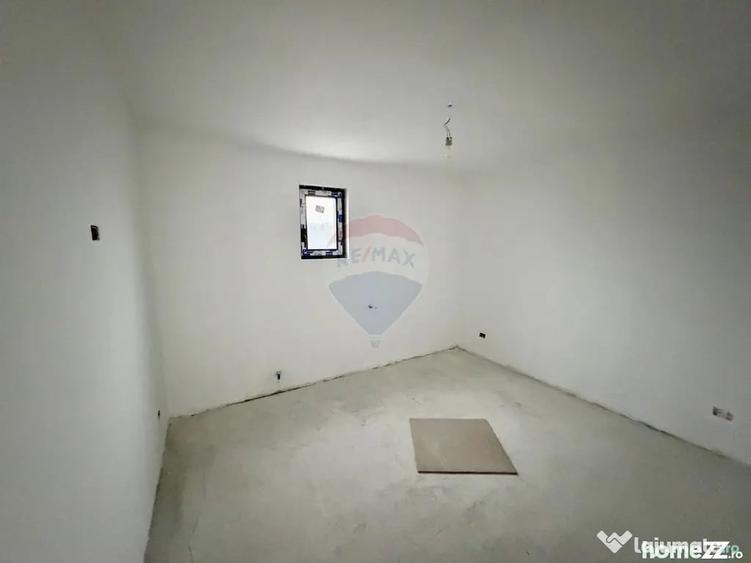 Casă cu 4 camere cu Teren 418 Mp în Golești