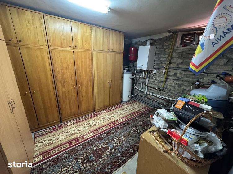 Casă cu 5 camere cu Teren 780 Mp în Nicolina