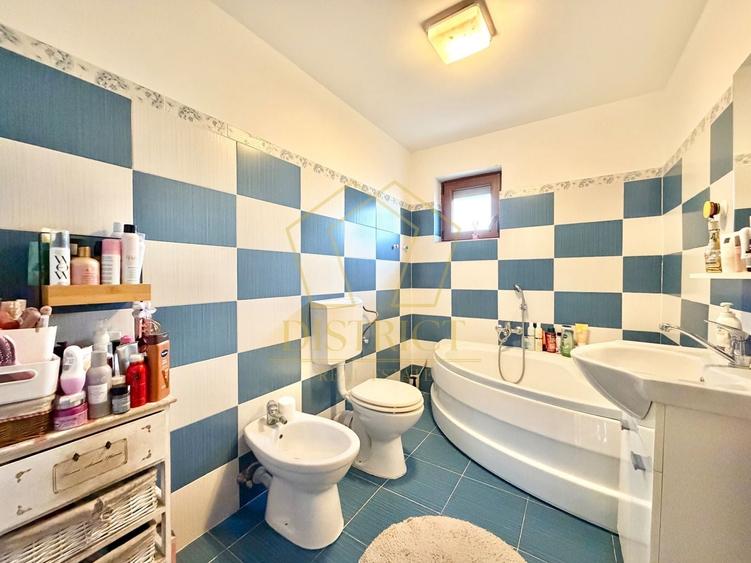 Duplex cu 4 camere cu Canalizare în Giroc