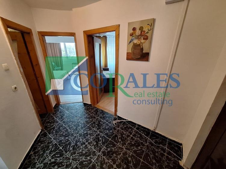 Apartament cu 3 camere semidecomandat, mobilat în Baba-Dochia