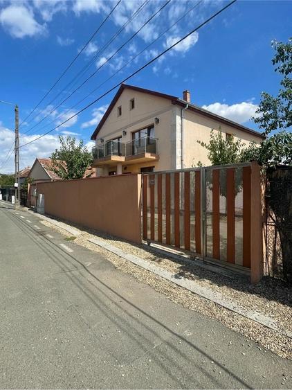 Casă cu 4 camere cu Teren 400 Mp în Exterior Vest